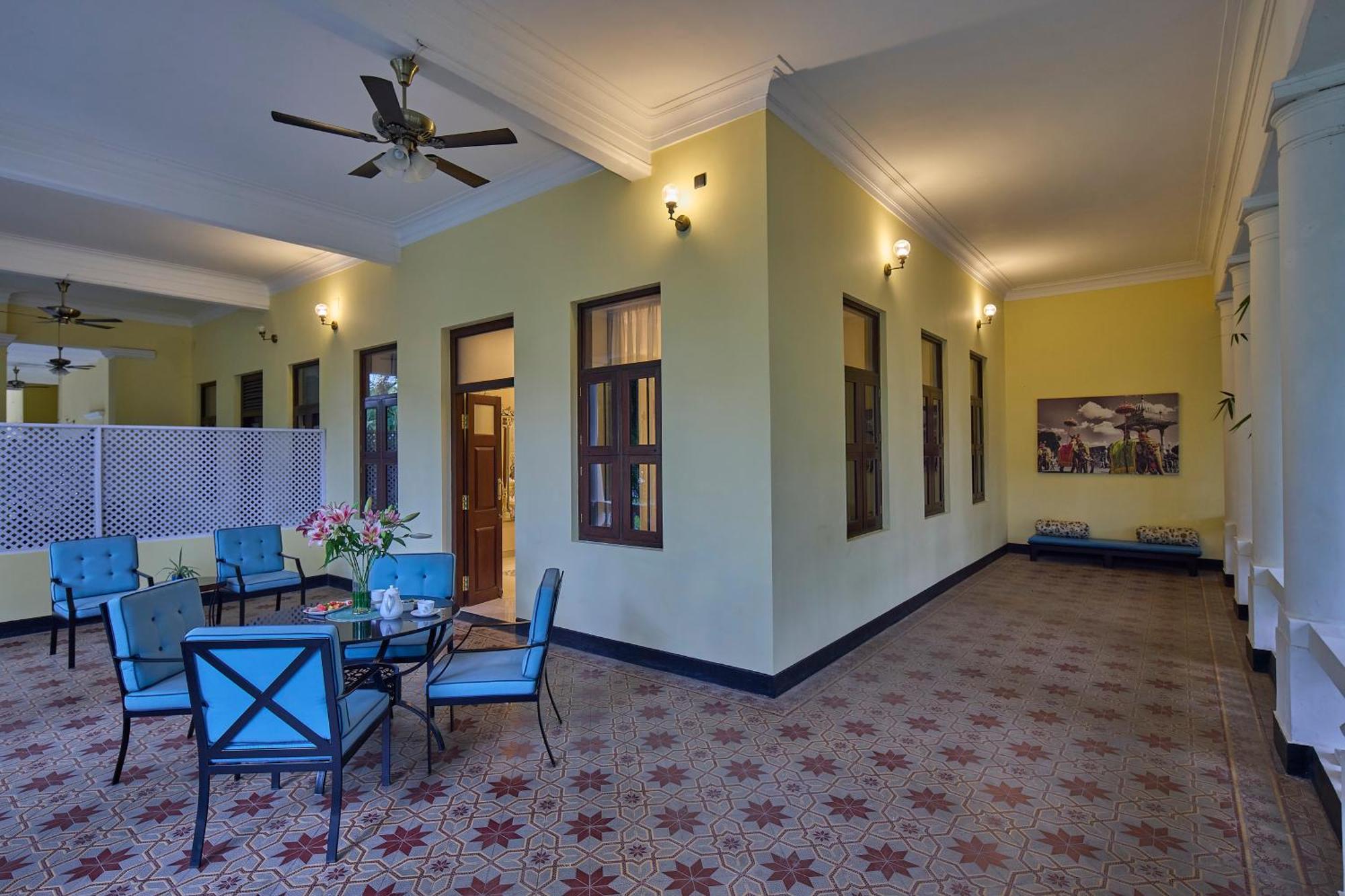 Royal Orchid Metropole Mysore Exterior foto