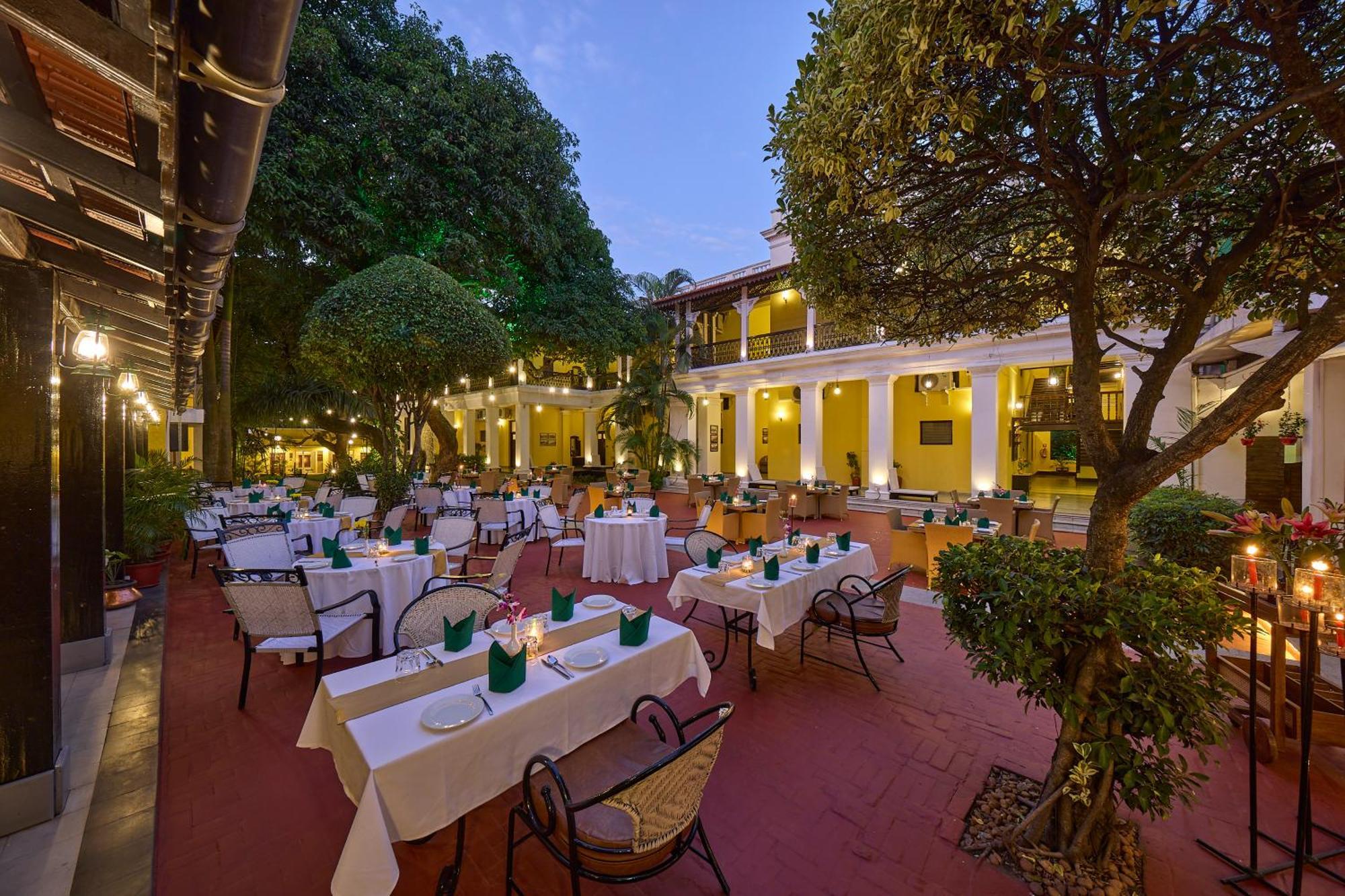 Royal Orchid Metropole Mysore Exterior foto