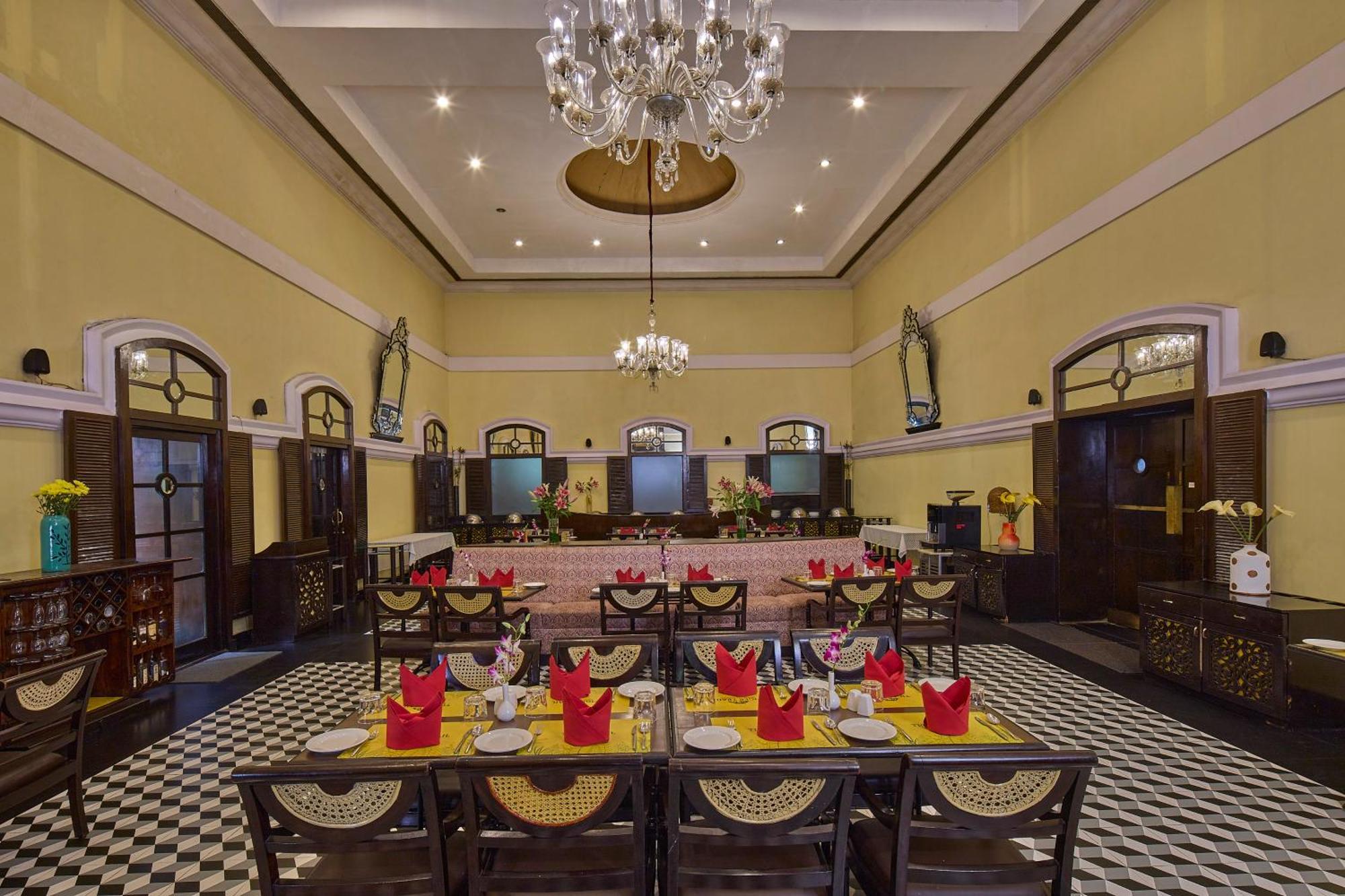 Royal Orchid Metropole Mysore Exterior foto