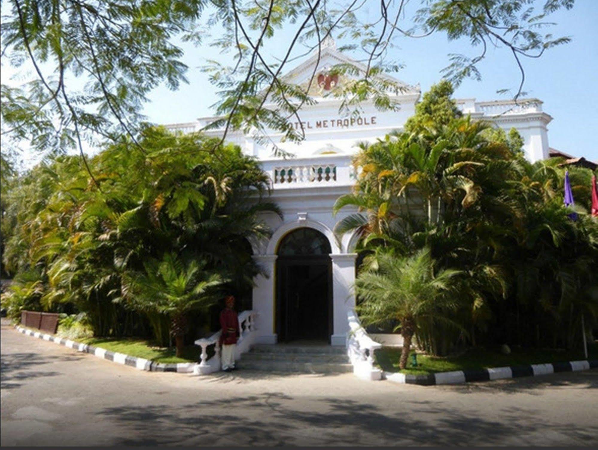 Royal Orchid Metropole Mysore Exterior foto